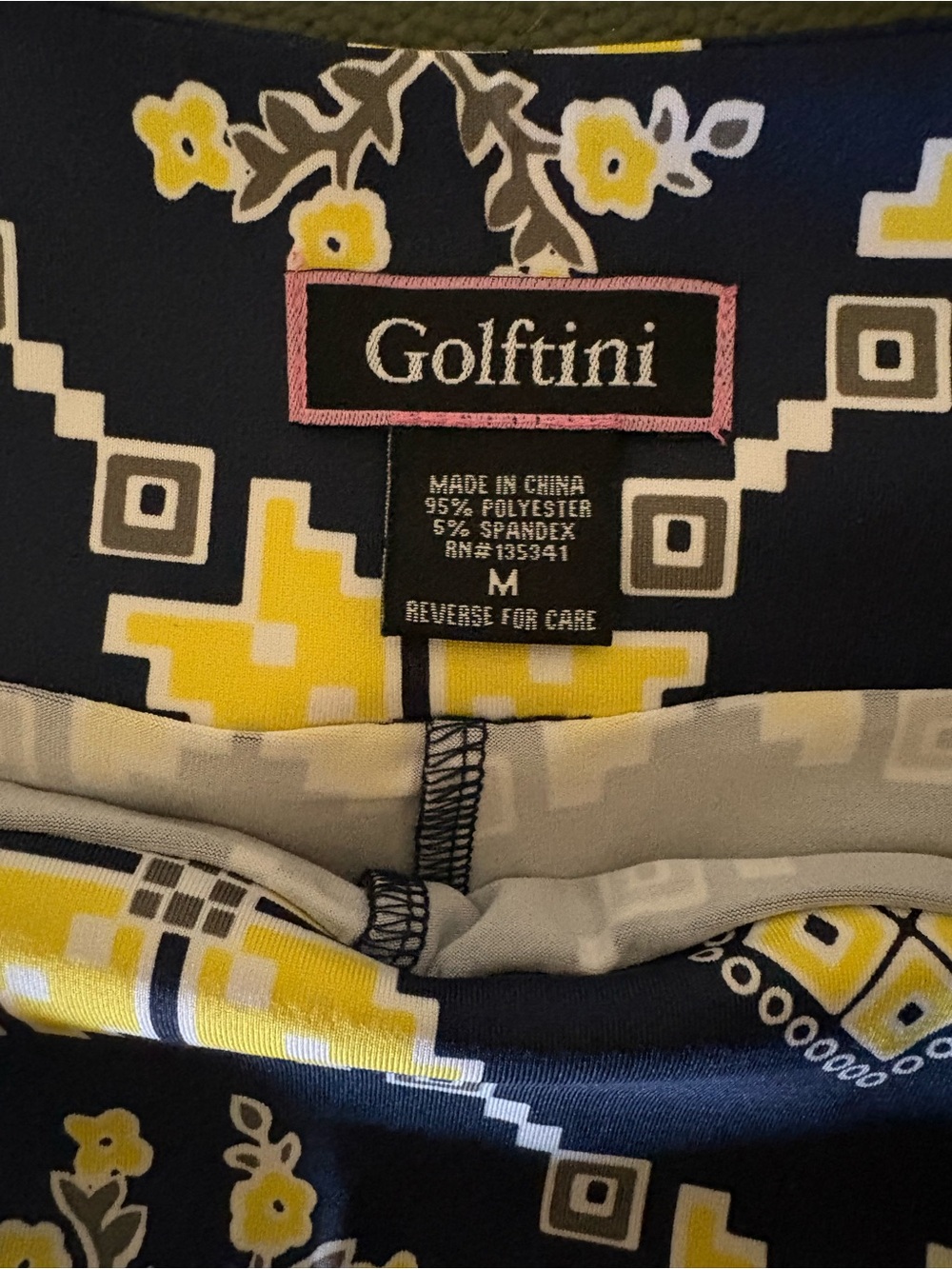 ⛳️⛳️ Golftini Women’s Navy and Yellow Printed Golf Skort w/ Front Tee Pocket - Picture 3 of 6